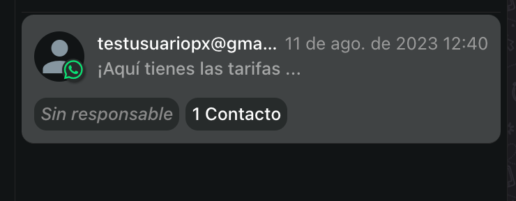 Indicador de contacto asociado en la columna izquierda del chat